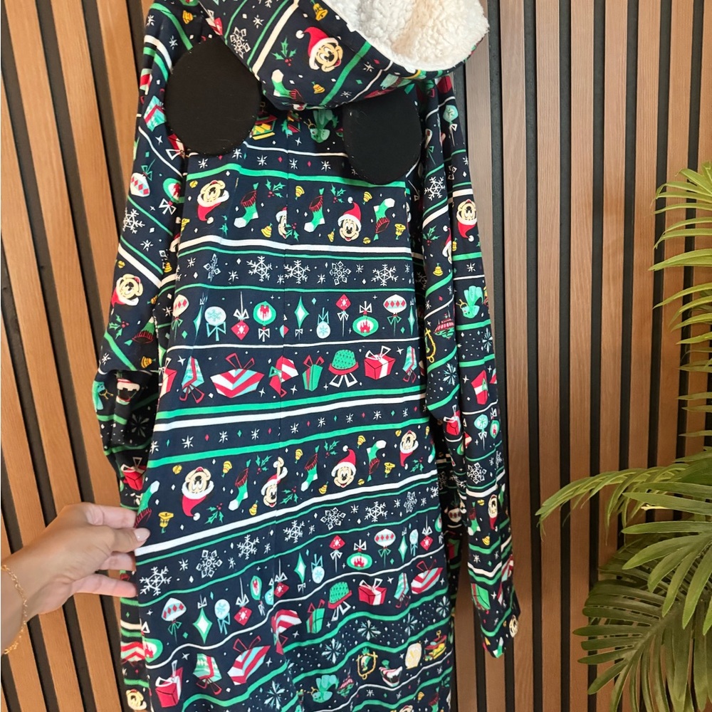 Disney XMAS Holiday Pajama Suit - Picture 12 of 12